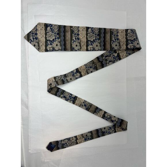 Alexander Lloyds Floral Patchwork Silk Tie Made in USA - Picture 7 of 11